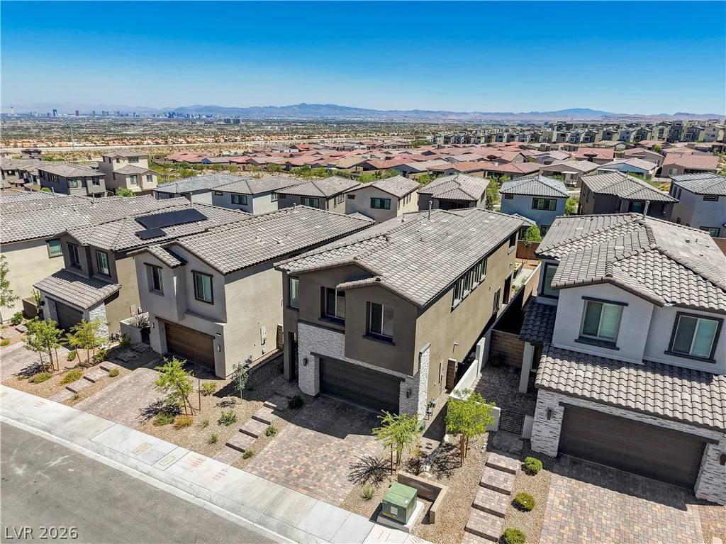 11627 Desert Hollow, Las Vegas, NV 89138