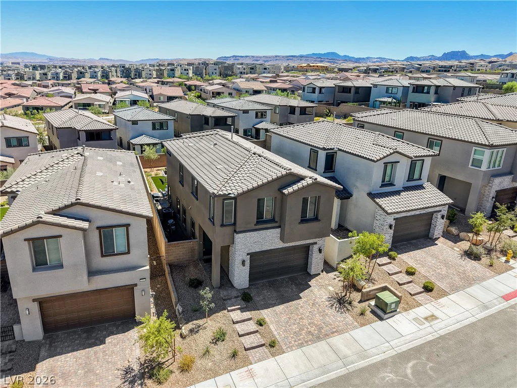 11627 Desert Hollow, Las Vegas, NV 89138