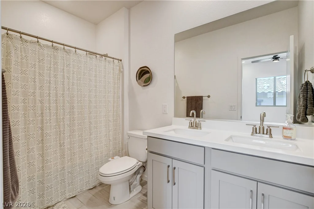 11627 Desert Hollow, Las Vegas, NV 89138