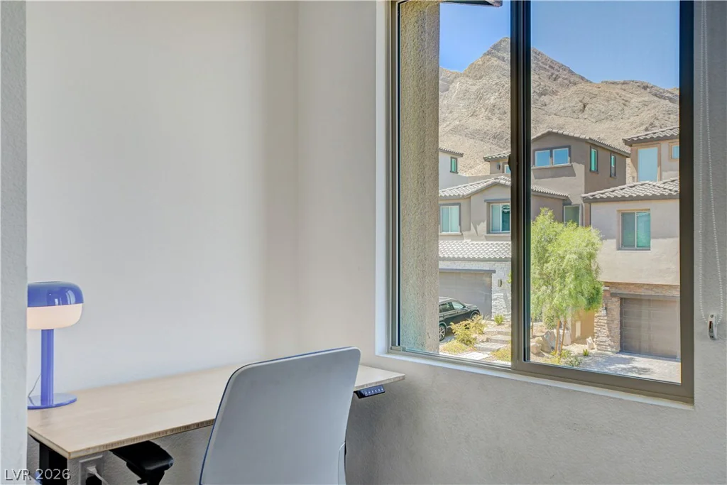 11627 Desert Hollow, Las Vegas, NV 89138