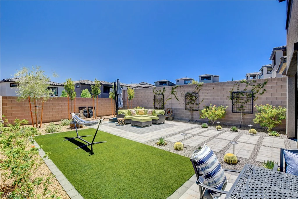 11627 Desert Hollow, Las Vegas, NV 89138
