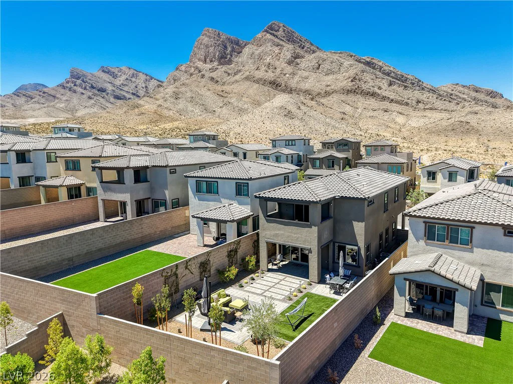 11627 Desert Hollow, Las Vegas, NV 89138