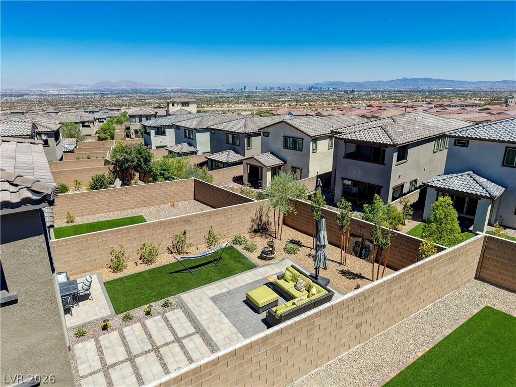 11627 Desert Hollow, Las Vegas, NV 89138