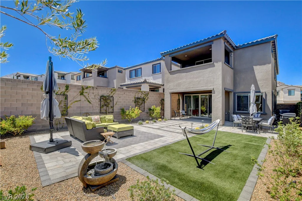11627 Desert Hollow, Las Vegas, NV 89138