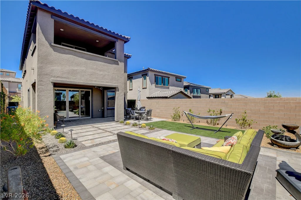 11627 Desert Hollow, Las Vegas, NV 89138