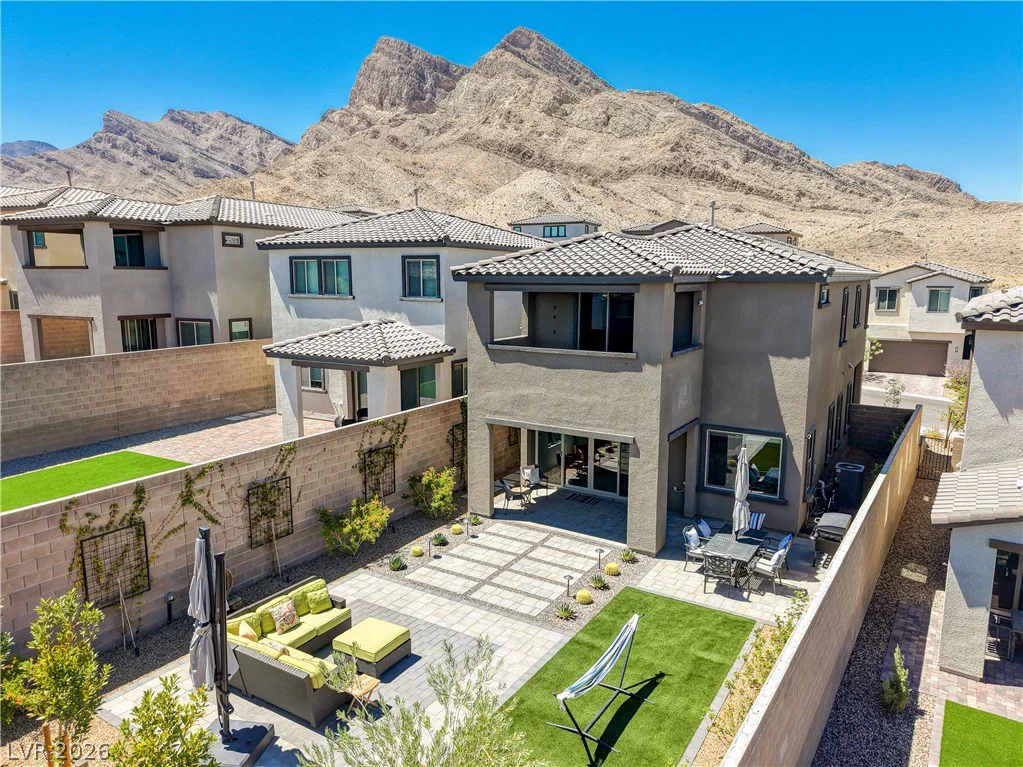 11627 Desert Hollow, Las Vegas, NV 89138