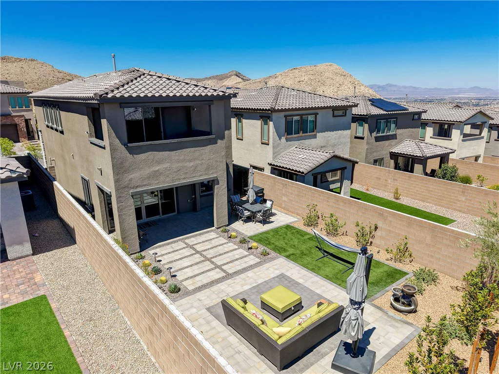 11627 Desert Hollow, Las Vegas, NV 89138