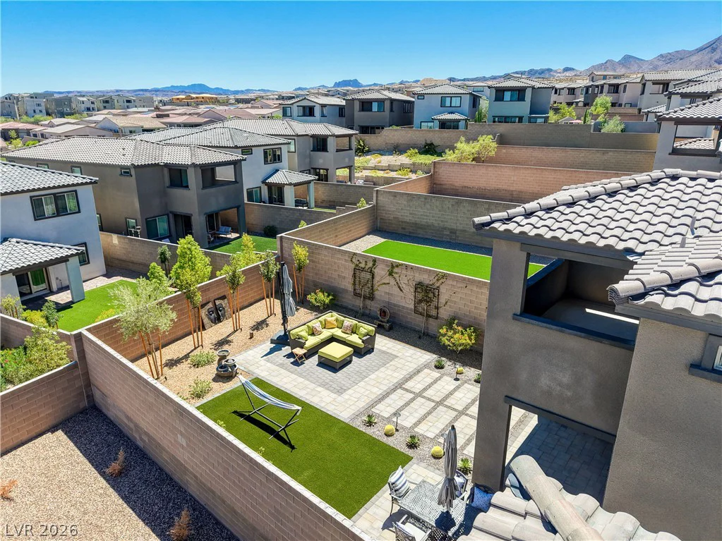 11627 Desert Hollow, Las Vegas, NV 89138
