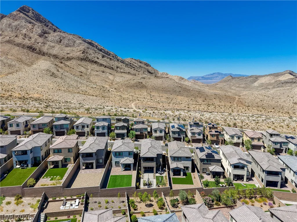 11627 Desert Hollow, Las Vegas, NV 89138