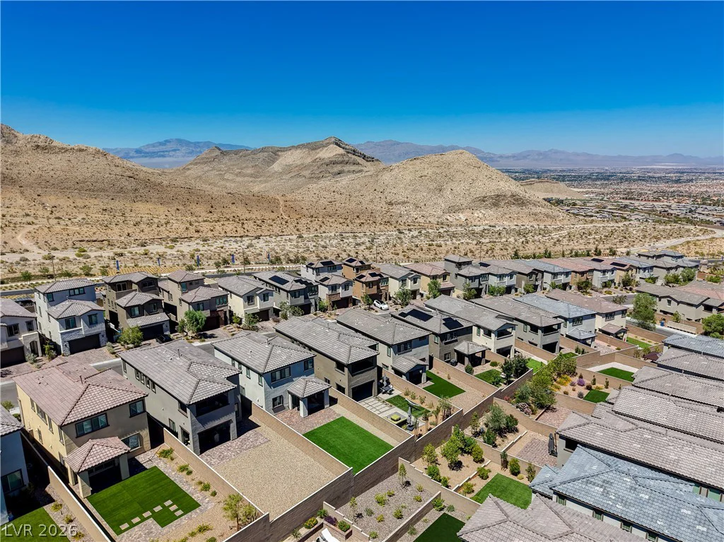 11627 Desert Hollow, Las Vegas, NV 89138