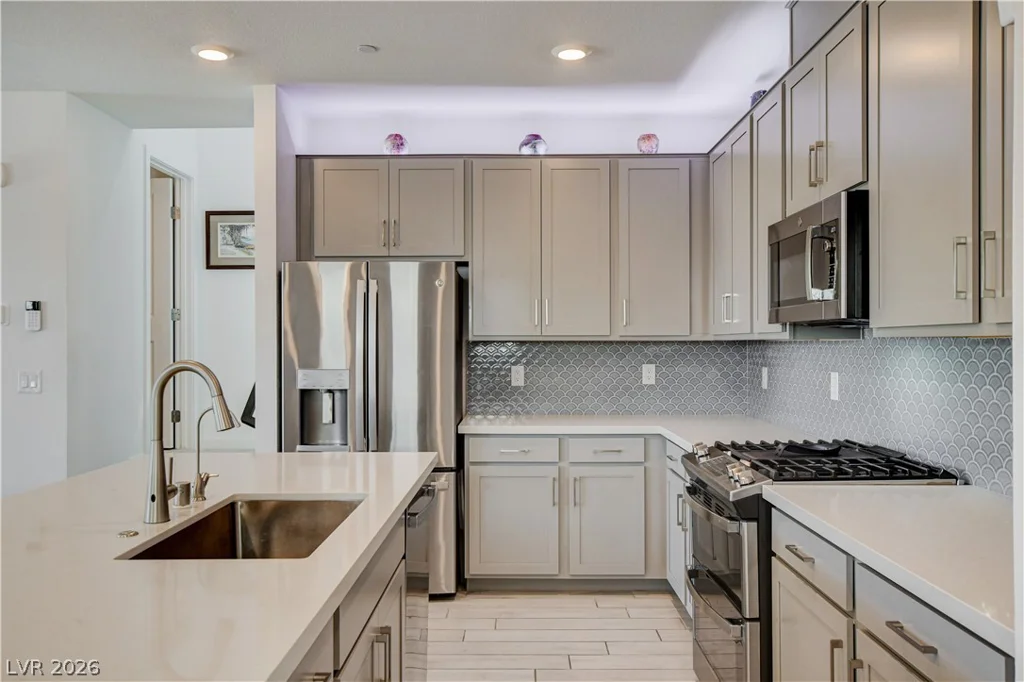 11627 Desert Hollow, Las Vegas, NV 89138