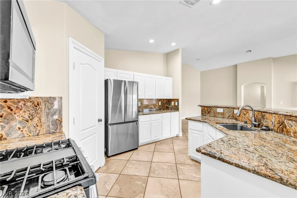 6405 Raptor, North Las Vegas, NV 89084