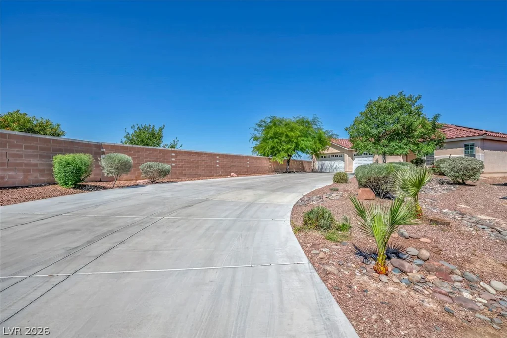 6405 Raptor, North Las Vegas, NV 89084
