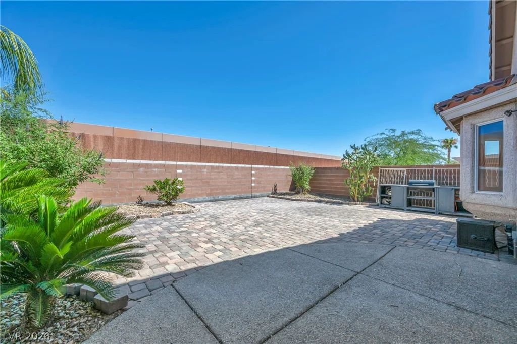 6405 Raptor, North Las Vegas, NV 89084
