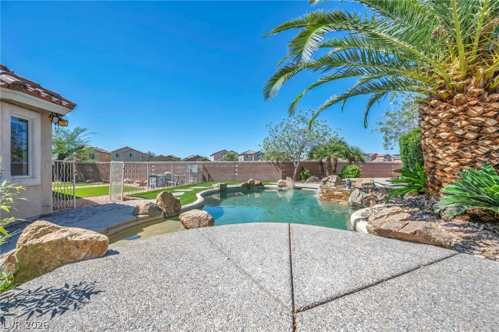 6405 Raptor, North Las Vegas, NV 89084