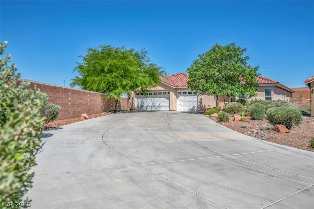 6405 Raptor, North Las Vegas, NV 89084