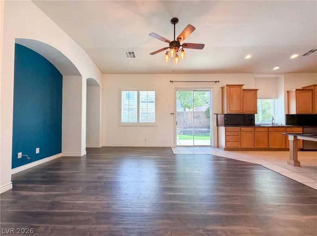 7937 Base Camp, Las Vegas, NV 89178