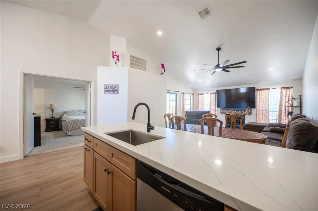 5732 Colwood, Las Vegas, NV 89130