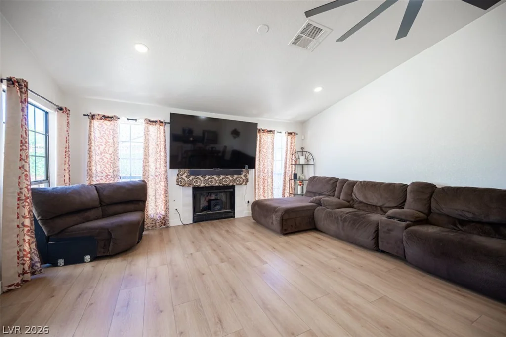 5732 Colwood, Las Vegas, NV 89130