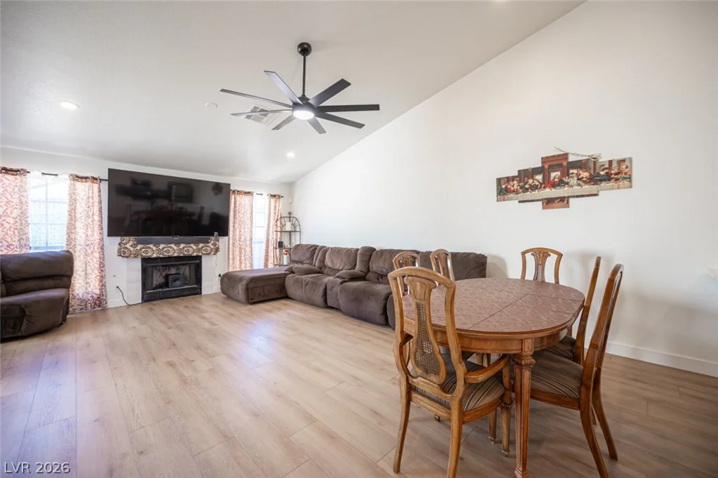 5732 Colwood, Las Vegas, NV 89130