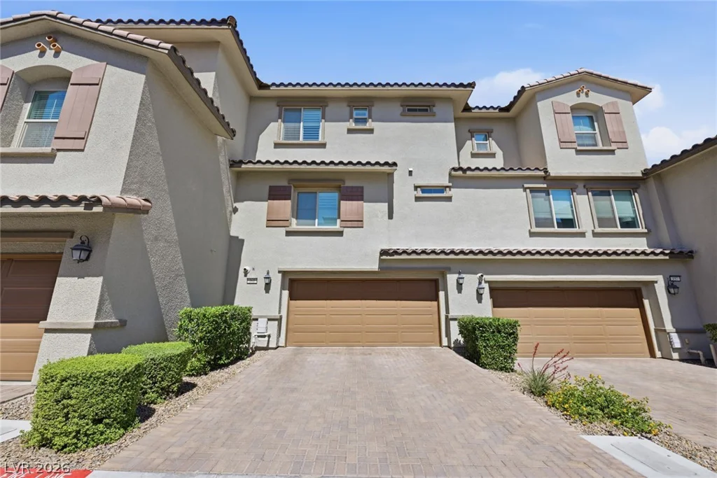 161 Petaluma Valley, Las Vegas, NV 89138