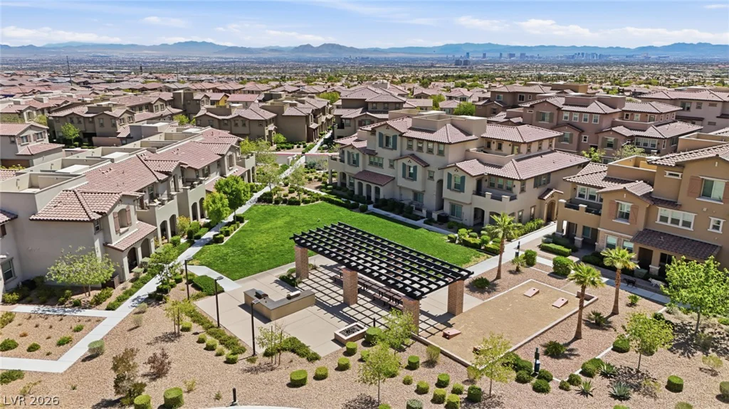 161 Petaluma Valley, Las Vegas, NV 89138