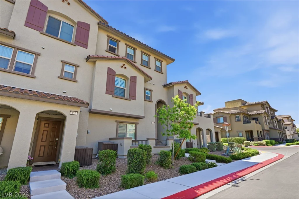 161 Petaluma Valley, Las Vegas, NV 89138