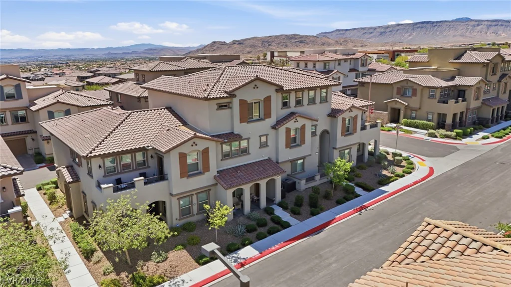 161 Petaluma Valley, Las Vegas, NV 89138