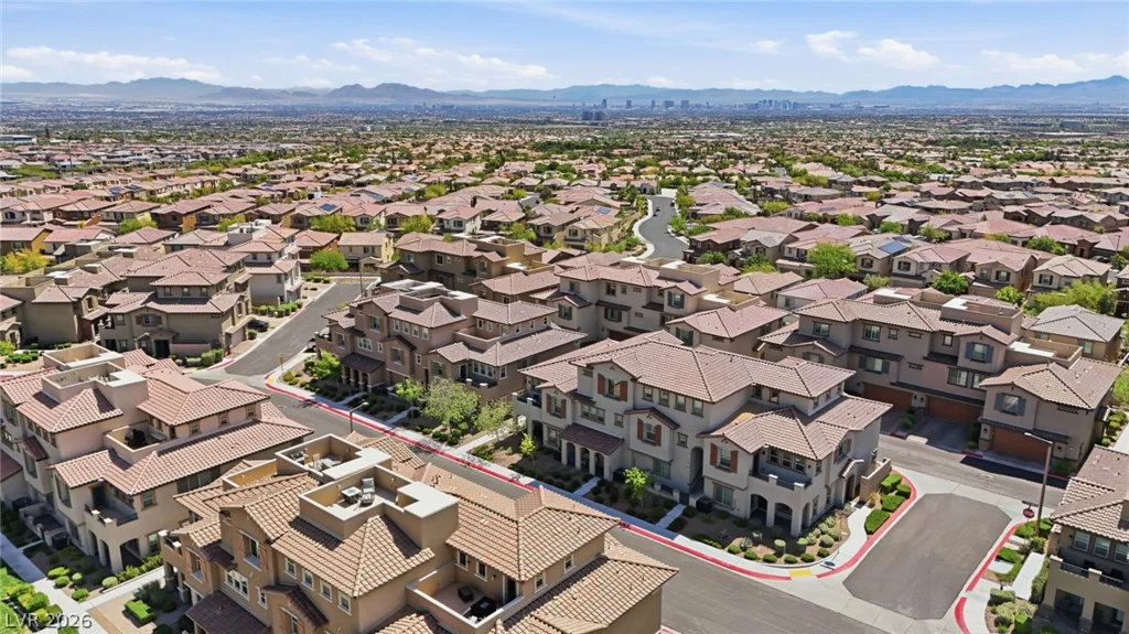 161 Petaluma Valley, Las Vegas, NV 89138