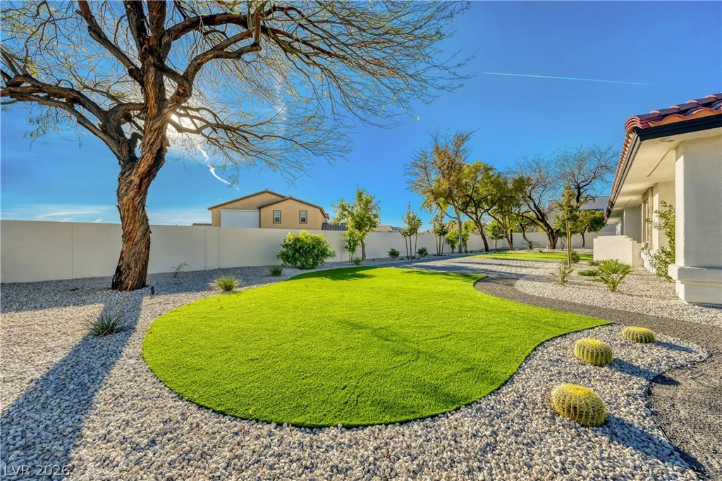 8755 Hickam, Las Vegas, NV 89129