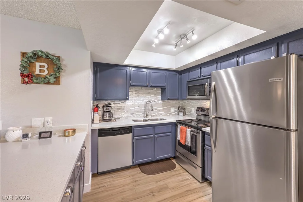 925 Rockview, Las Vegas, NV 89128