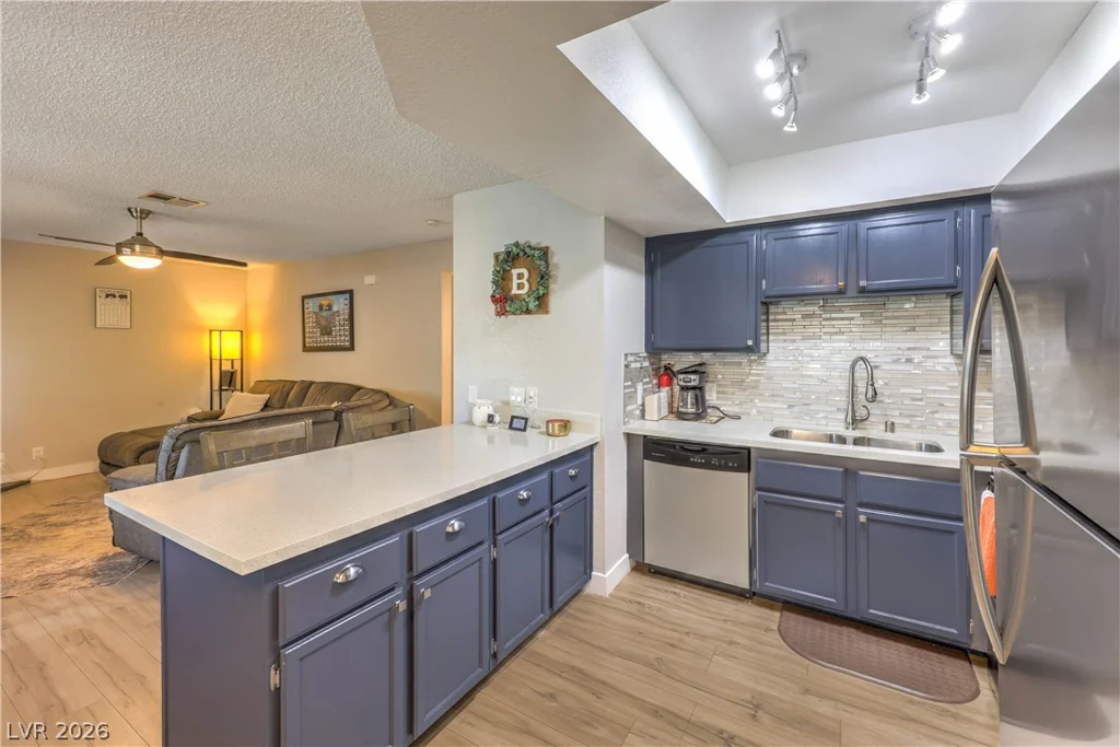 925 Rockview, Las Vegas, NV 89128