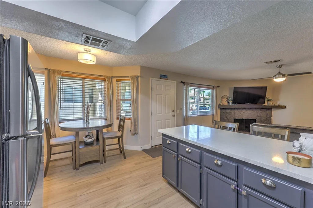 925 Rockview, Las Vegas, NV 89128