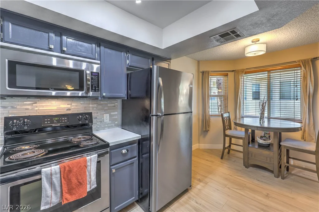 925 Rockview, Las Vegas, NV 89128