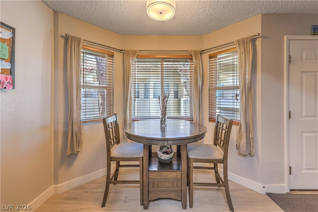 925 Rockview, Las Vegas, NV 89128