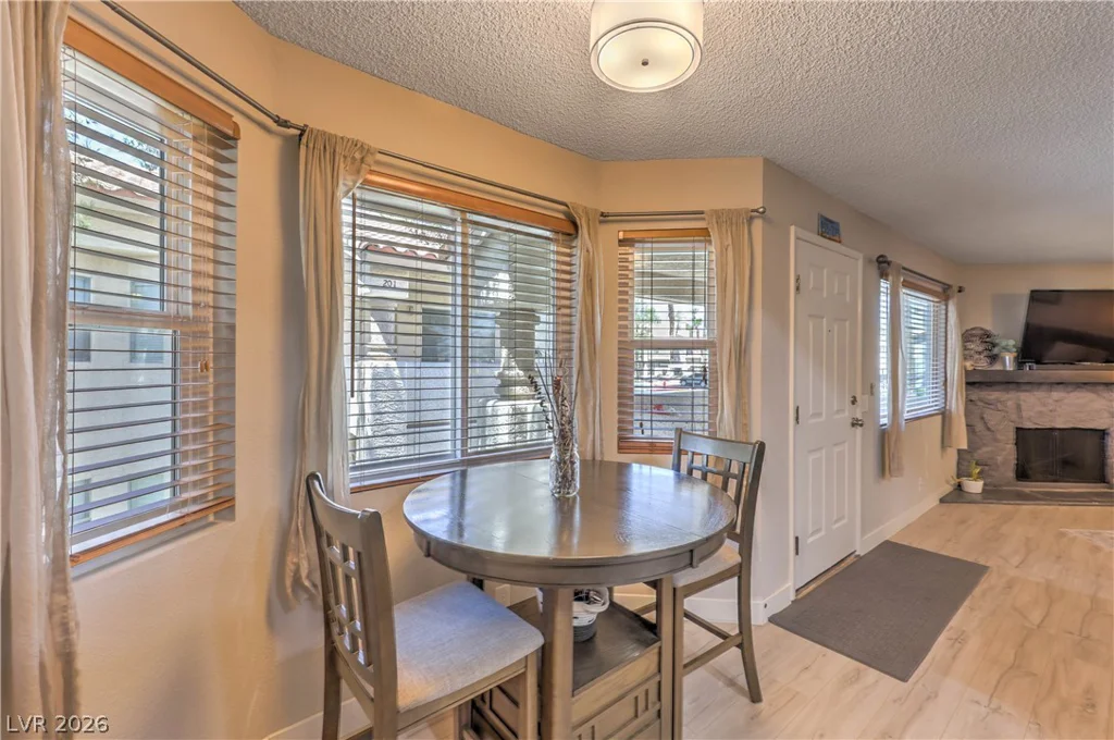 925 Rockview, Las Vegas, NV 89128