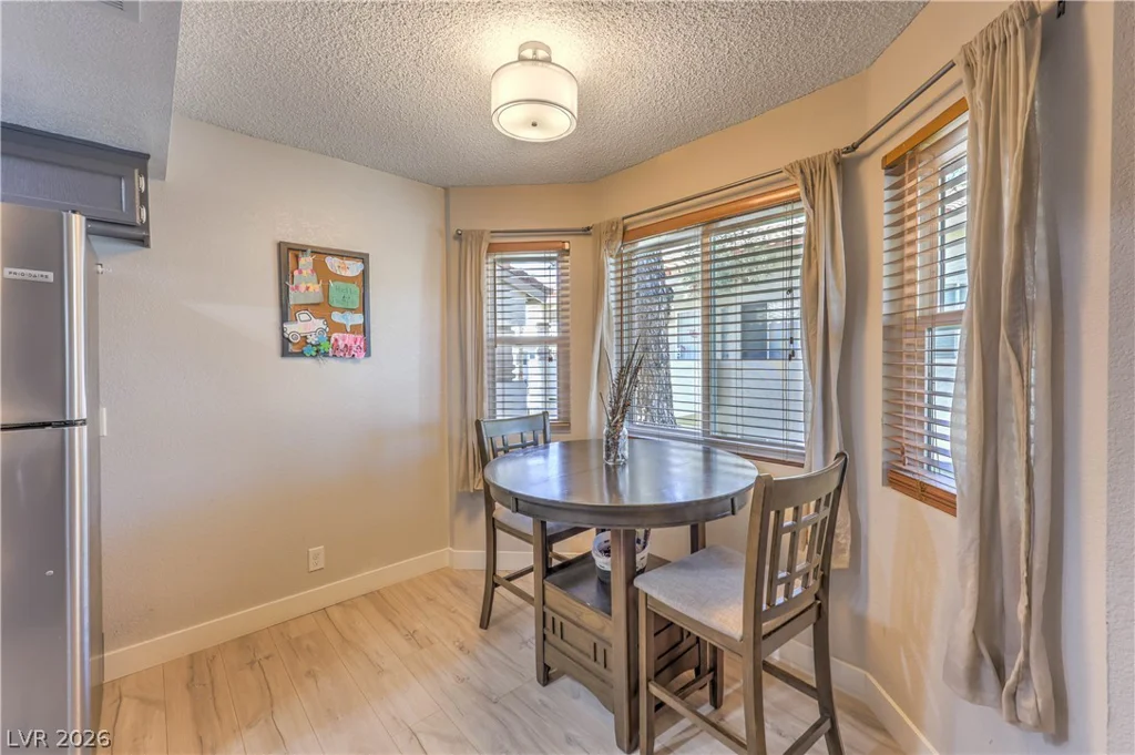 925 Rockview, Las Vegas, NV 89128