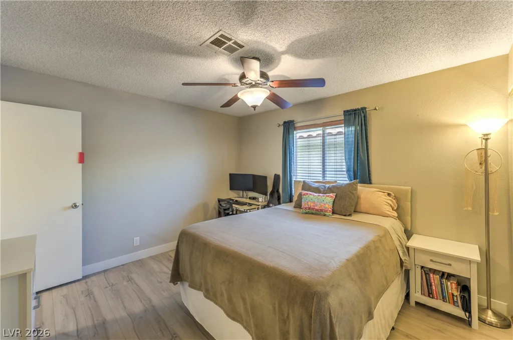 925 Rockview, Las Vegas, NV 89128