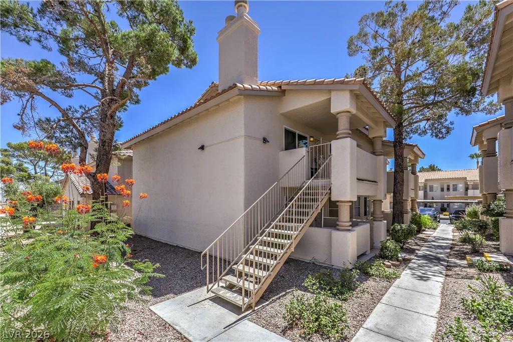 925 Rockview, Las Vegas, NV 89128