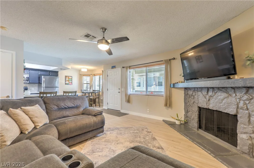 925 Rockview, Las Vegas, NV 89128