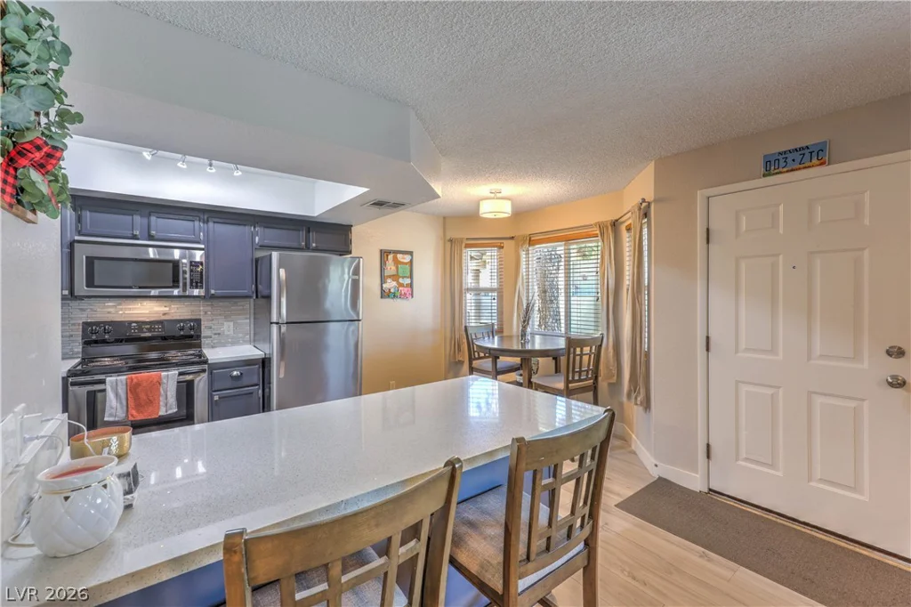925 Rockview, Las Vegas, NV 89128