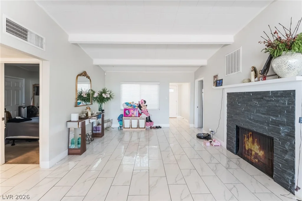 2037 Houston, Las Vegas, NV 89104