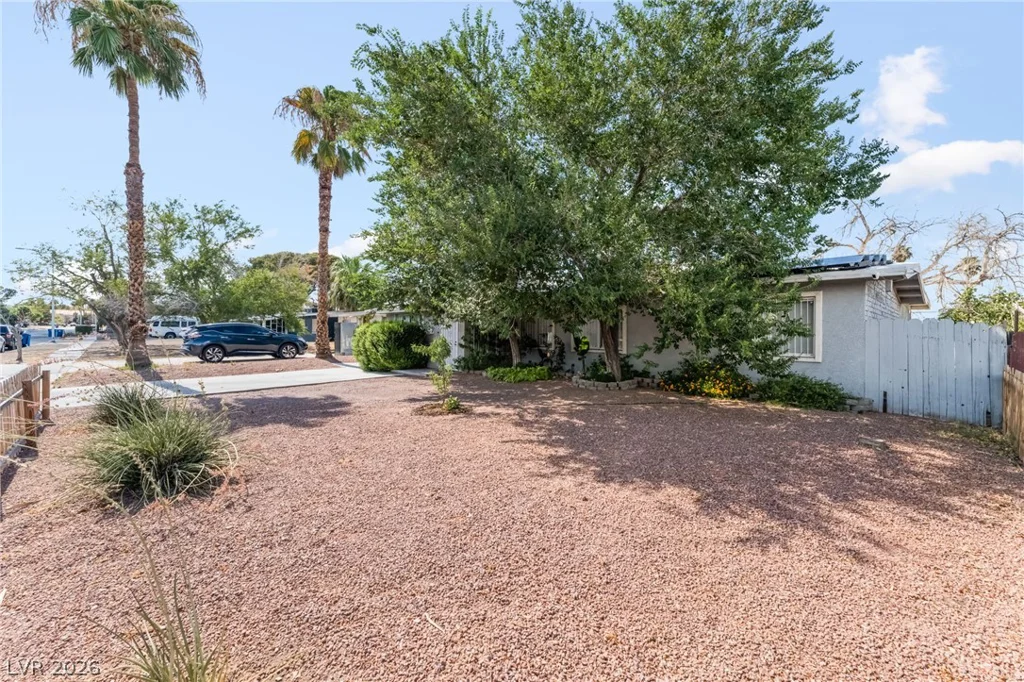 2037 Houston, Las Vegas, NV 89104