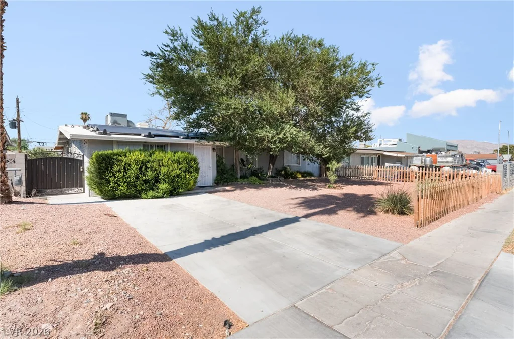 2037 Houston, Las Vegas, NV 89104