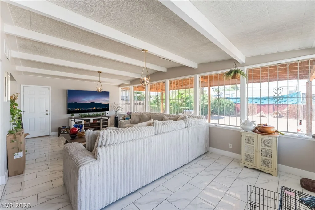 2037 Houston, Las Vegas, NV 89104