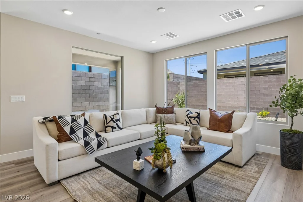10050 Amber Rose, Las Vegas, NV 89143