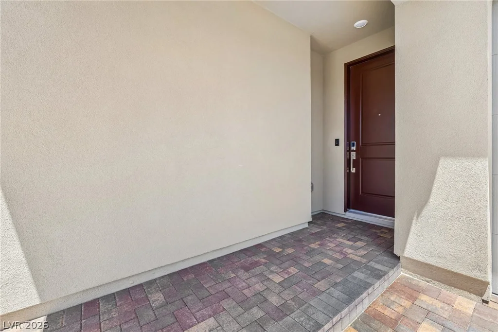 10050 Amber Rose, Las Vegas, NV 89143