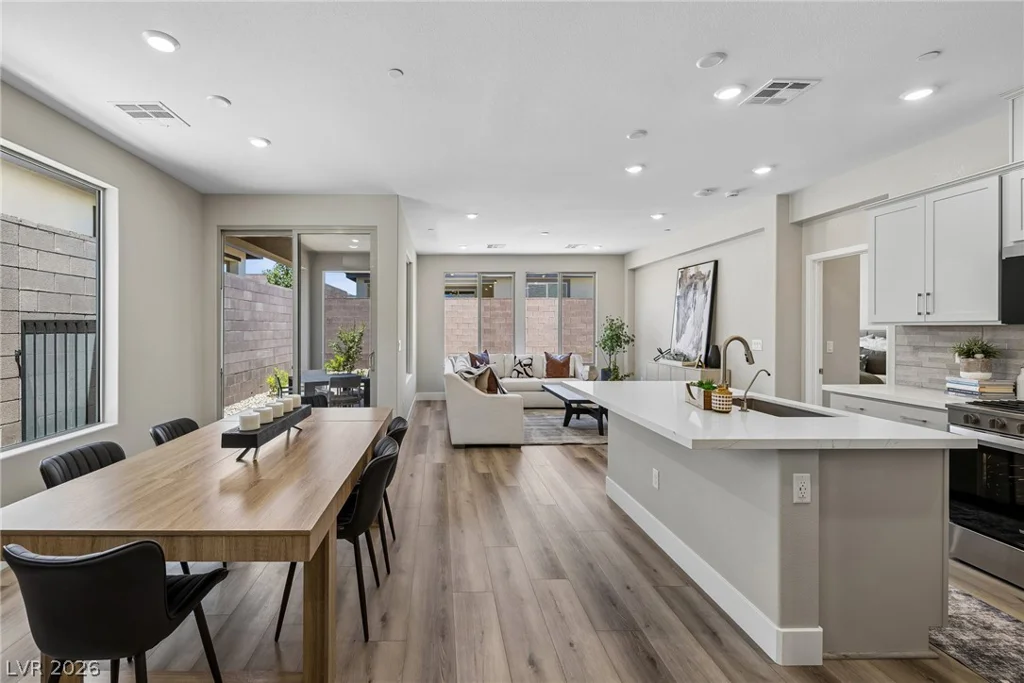 10050 Amber Rose, Las Vegas, NV 89143