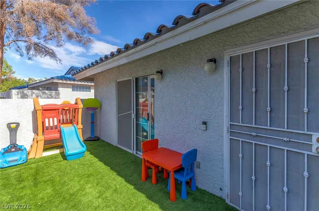 2140 Willowbury Drive, Las Vegas, NV 89108