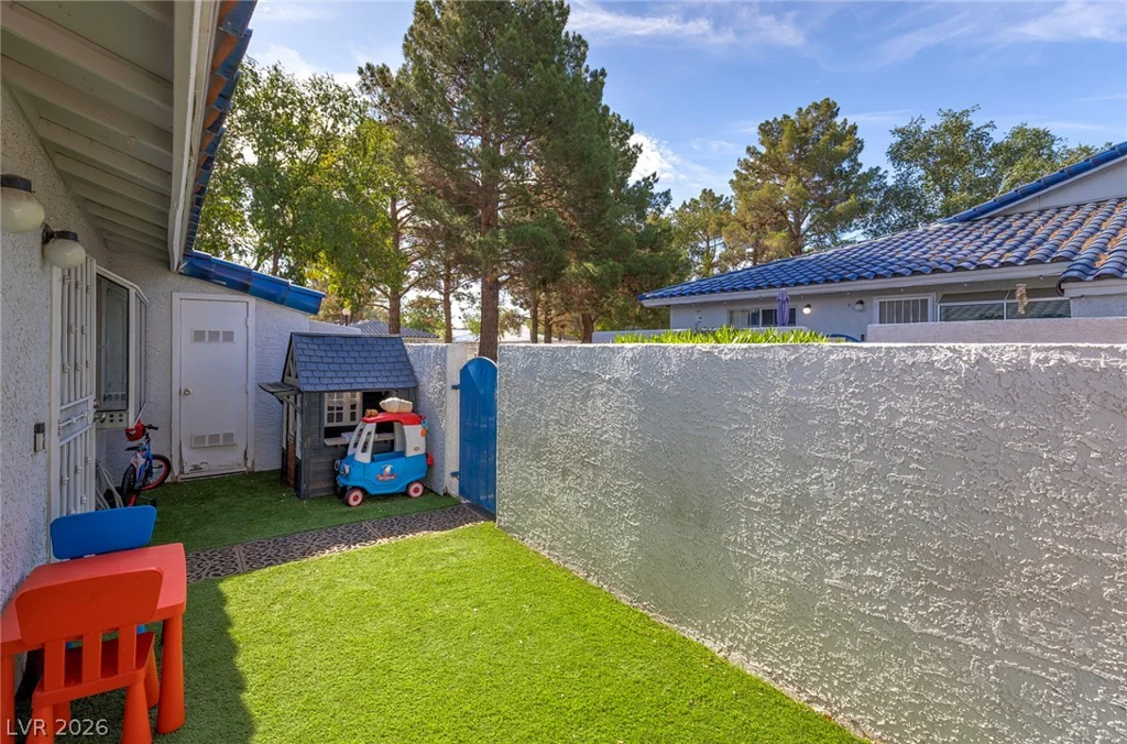 2140 Willowbury Drive, Las Vegas, NV 89108